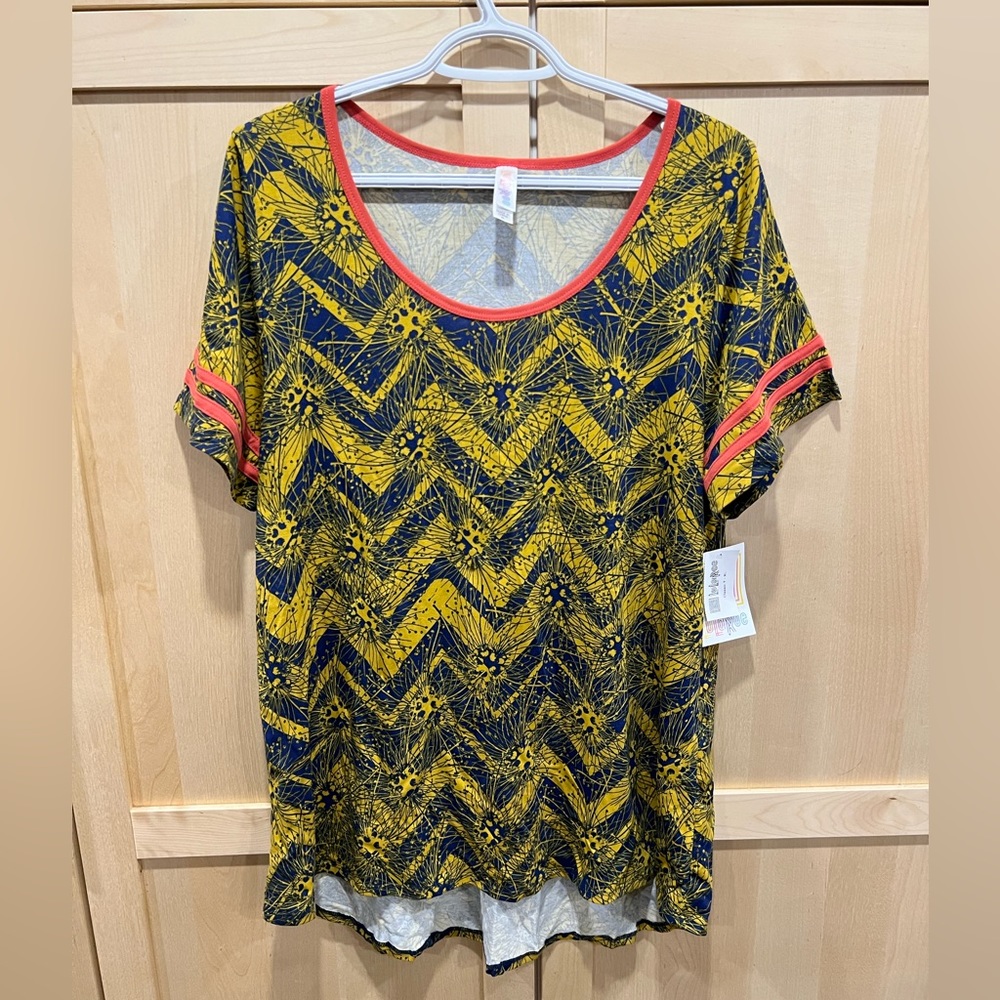 Scoop Neck Tee
